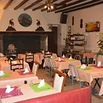Hotell Logis De France 2*