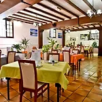 Hotell Logis De France Arudy