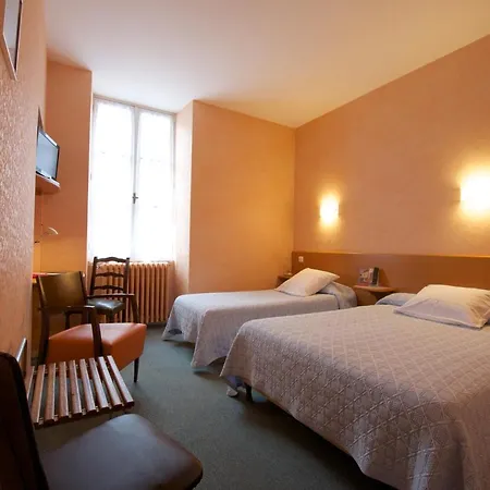 מלון Logis De France 2*