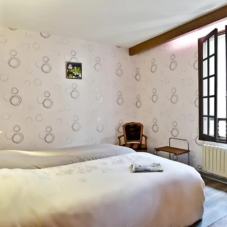 Hotel Logis De France 2*