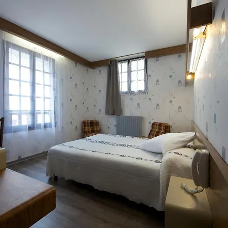 מלון Logis De France 2*
