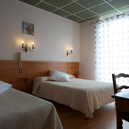 מלון Logis De France Arudy