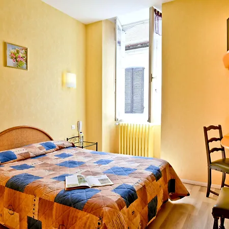 Hotell Logis De France 2*