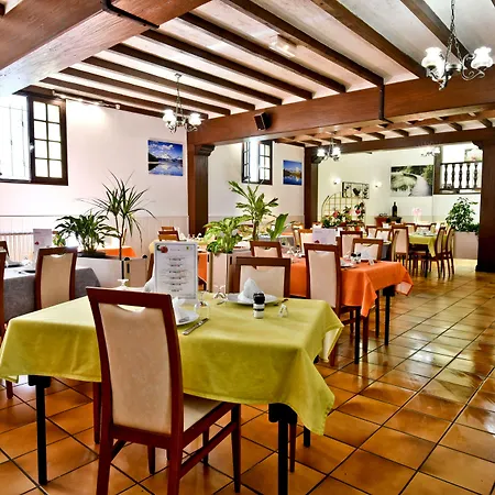 Hotell Logis De France Arudy