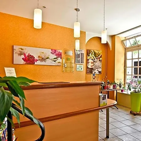 מלון Logis De France Arudy