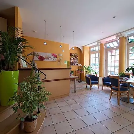 מלון Logis De France Arudy