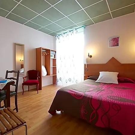 מלון Logis De France 2*