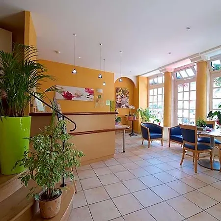 מלון Logis De France Arudy