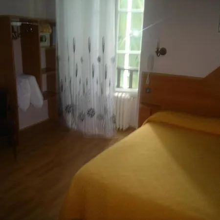 Szálloda Logis De France Arudy